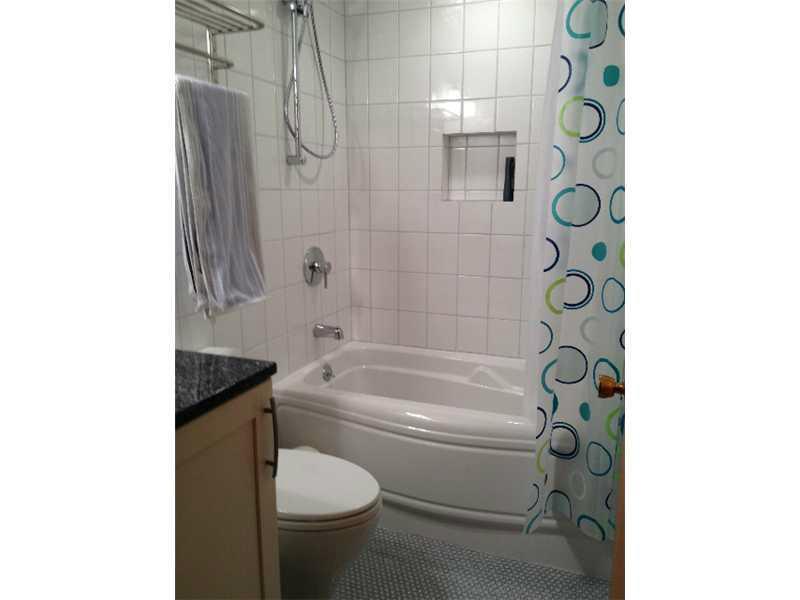 15 Easy Street Ridge, Unit I4 Newry, ME 04261 - Photo 15 of 18 Bathroom.