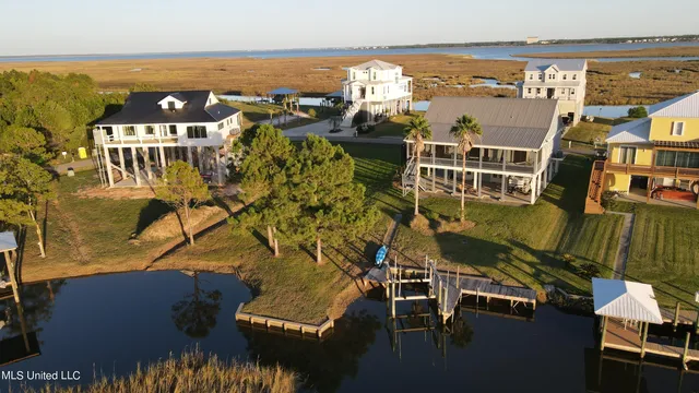 $684,750 | 34 Puunani Place, Diamondhead, MS 39525