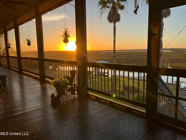 $684,750 | 34 Puunani Place, Diamondhead, MS 39525