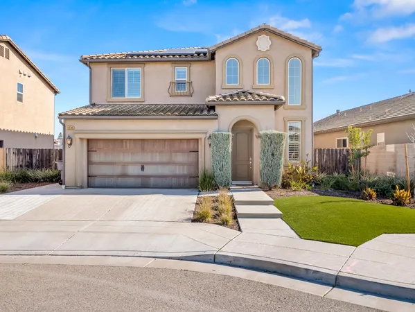 $679,000 | 11584 North Via Venitzia Avenue, Fresno, CA 93730