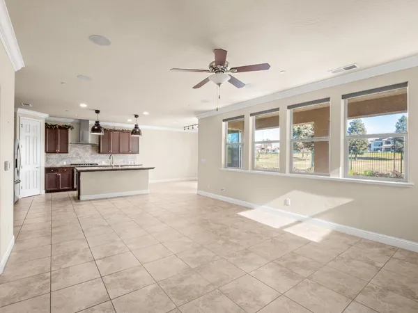 $679,000 | 11584 North Via Venitzia Avenue, Fresno, CA 93730