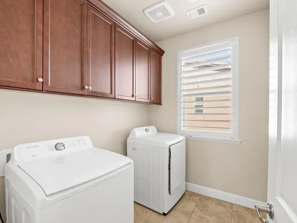 $679,000 | 11584 North Via Venitzia Avenue, Fresno, CA 93730