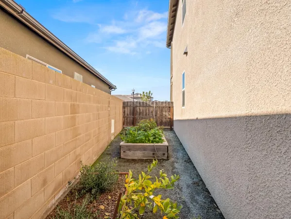 $679,000 | 11584 North Via Venitzia Avenue, Fresno, CA 93730