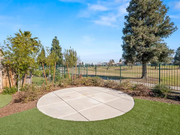$679,000 | 11584 North Via Venitzia Avenue, Fresno, CA 93730