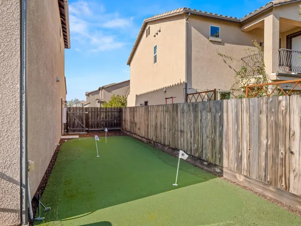 $679,000 | 11584 North Via Venitzia Avenue, Fresno, CA 93730