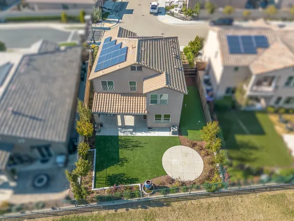 $679,000 | 11584 North Via Venitzia Avenue, Fresno, CA 93730