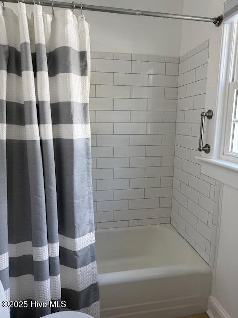 322 River Road Washington, NC 27889 - Photo 18 of 29 shower/ tub with tile surround
