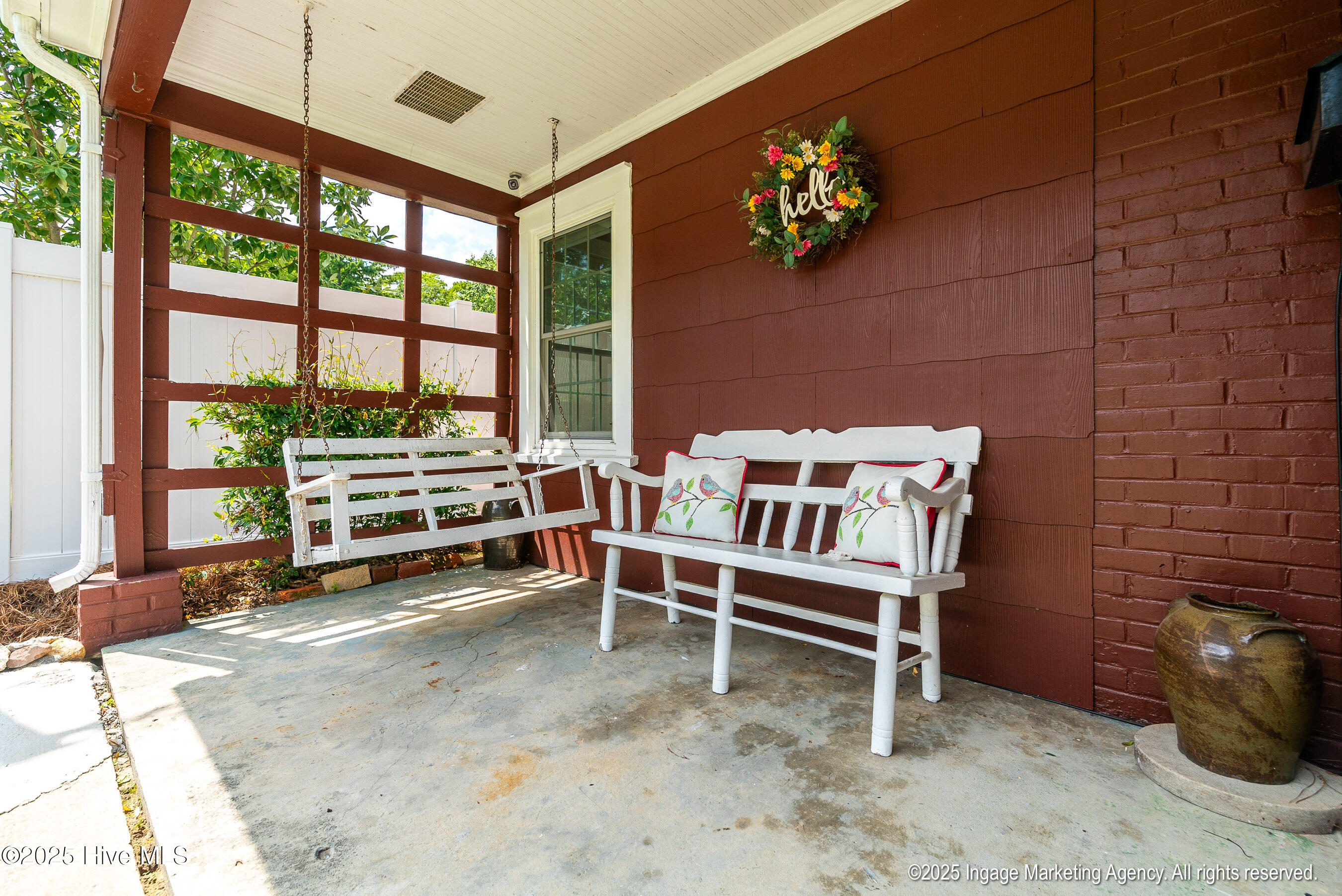 322 River Road Washington, NC 27889 - Photo 4 of 29 porch swing