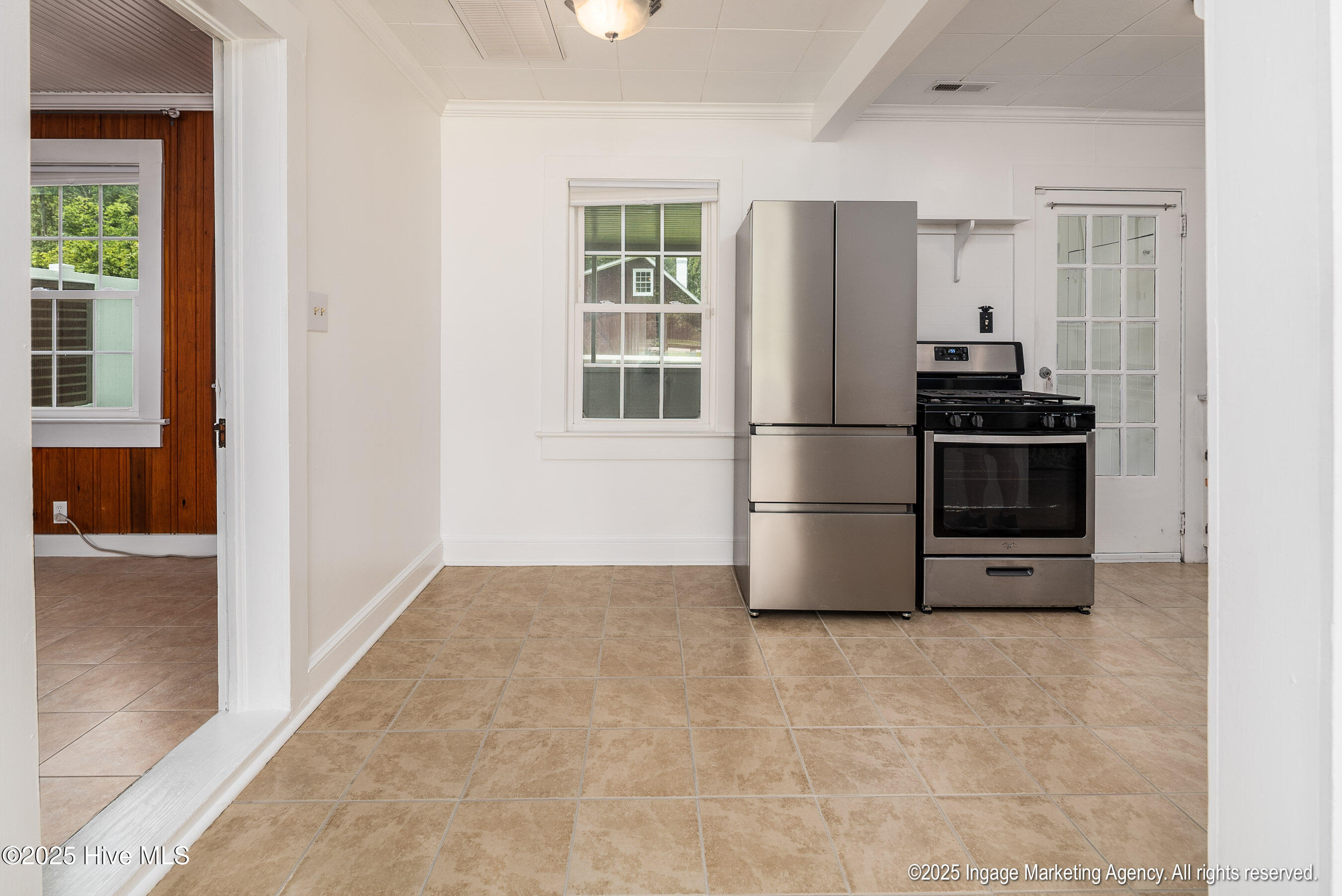 322 River Road Washington, NC 27889 - Photo 10 of 29 breakfast nook