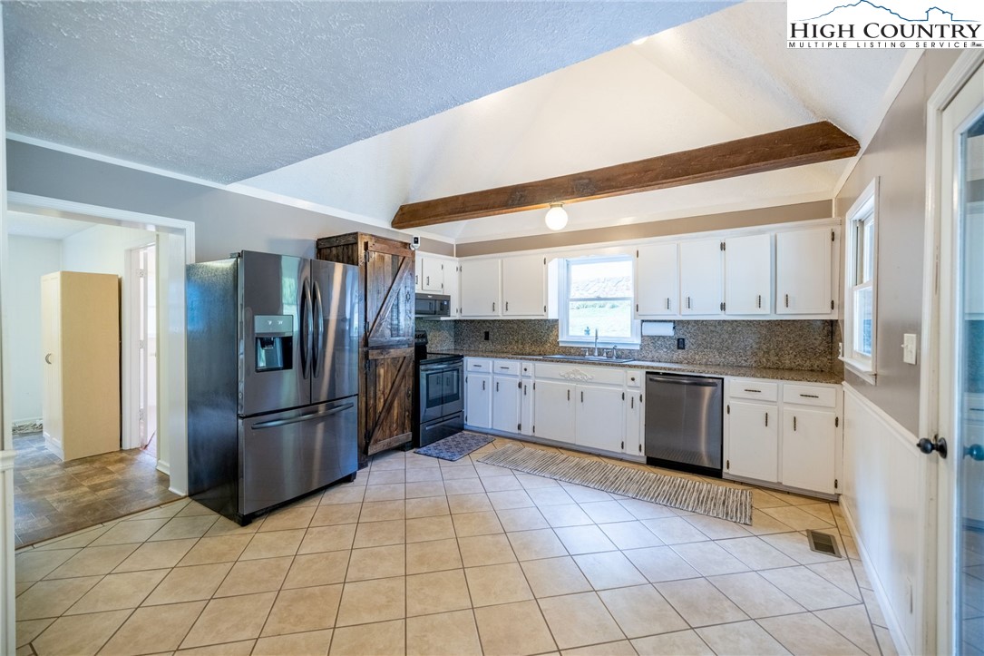 337 Pioneer Ridge Sparta, NC 28675 - Photo 11 of 50 Gallery Image 11