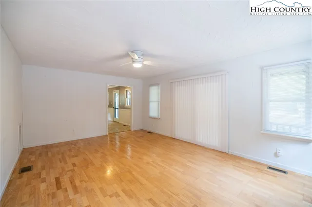 a view of empty room with window