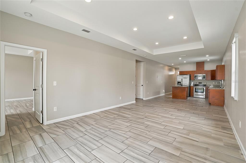 2736 West Spruce Street Tampa, FL 33607 - Photo 10 of 17 Gallery Image 10