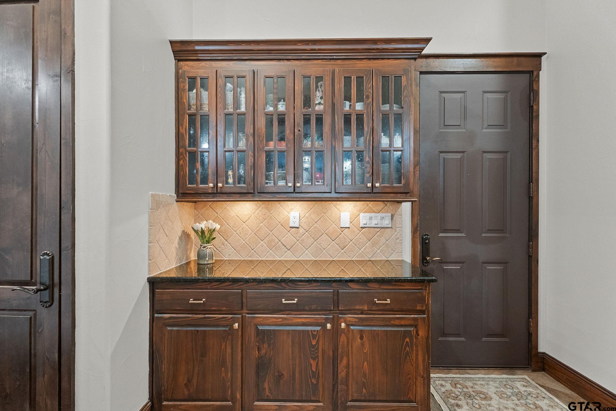 2306 Kingsmill Circle Tyler, TX 75703 - Photo 11 of 37