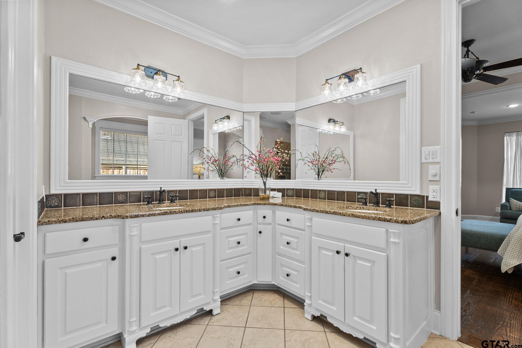 2306 Kingsmill Circle Tyler, TX 75703 - Photo 6 of 37