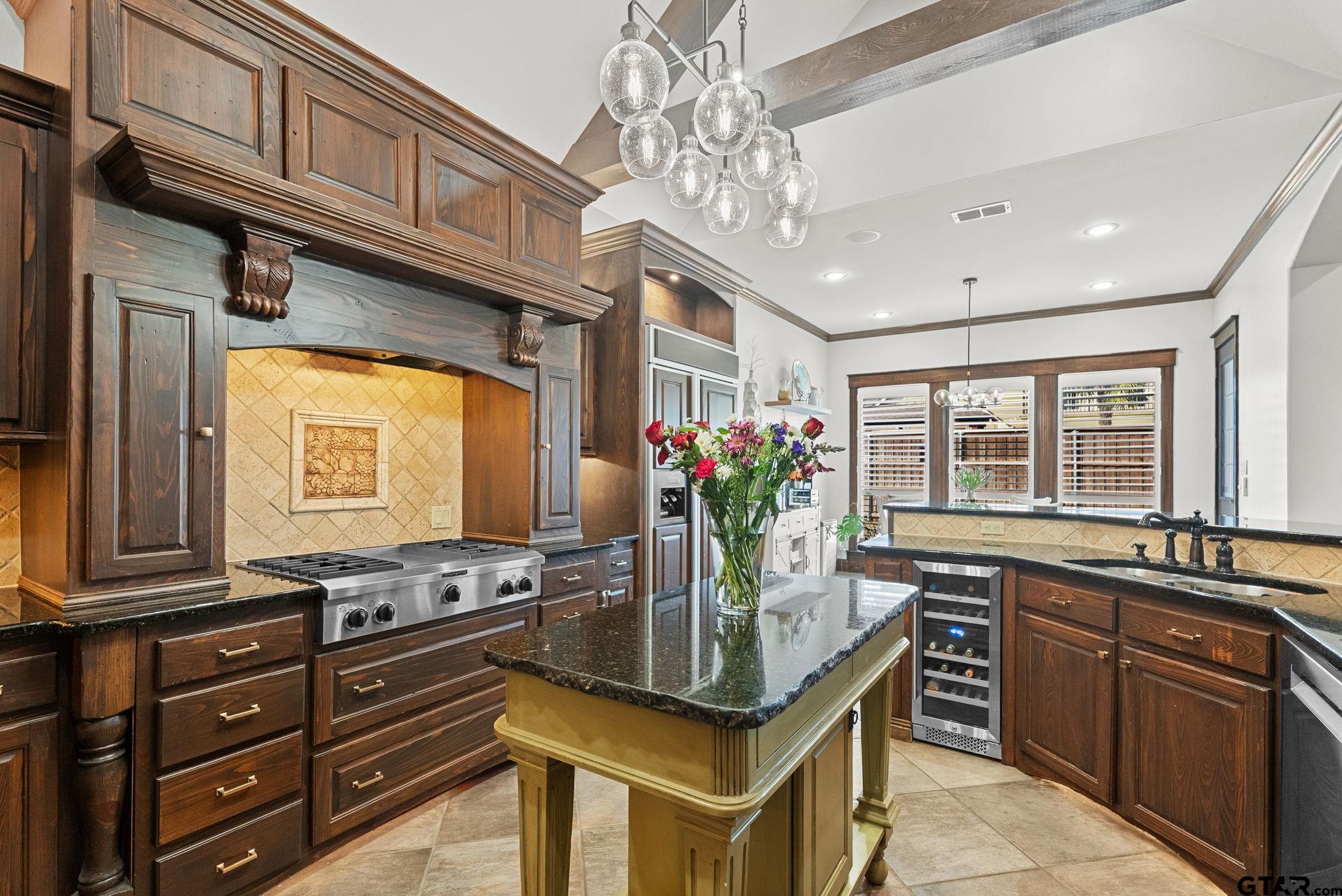 2306 Kingsmill Circle Tyler, TX 75703 - Photo 9 of 37