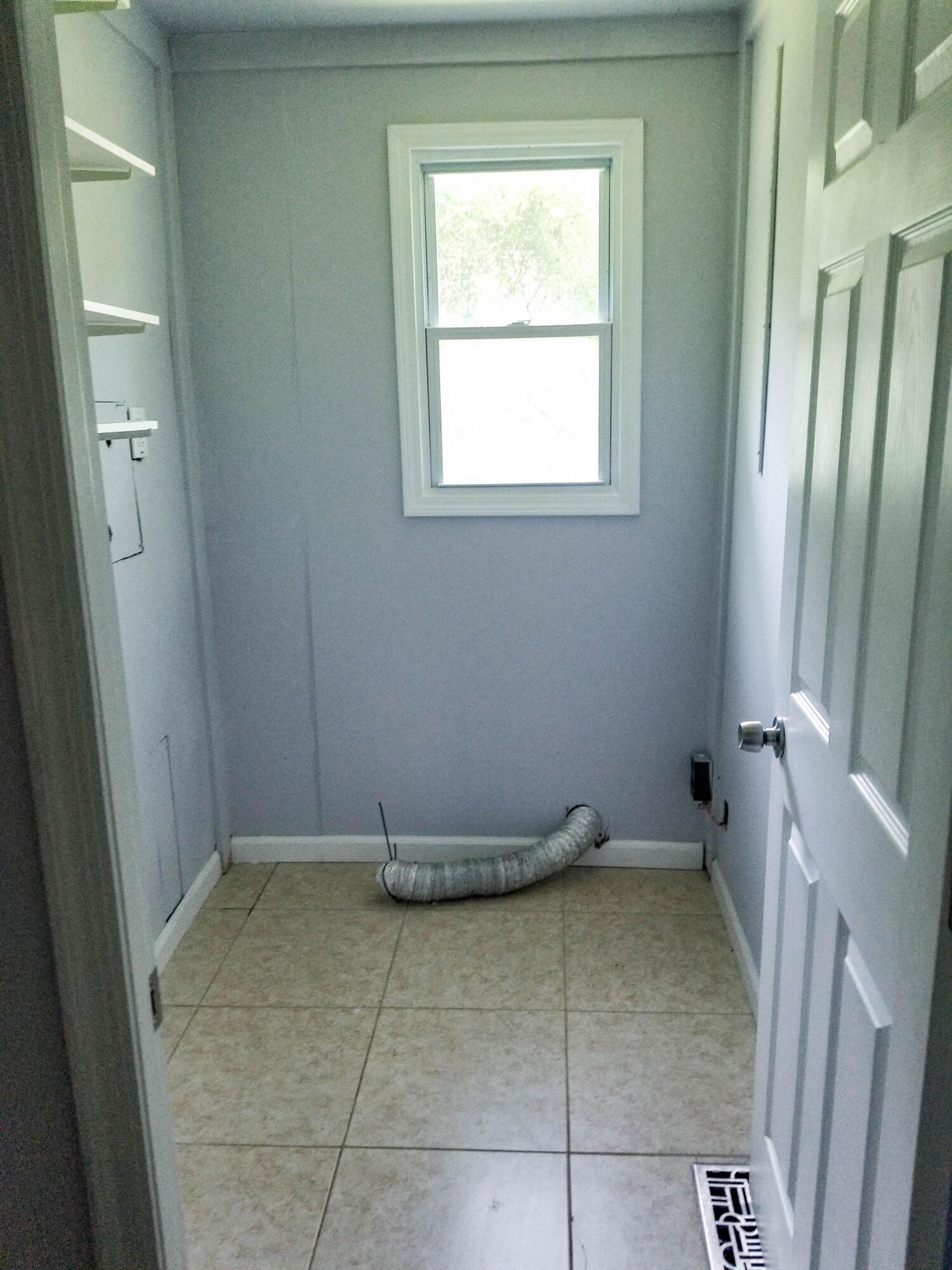 124 Jarrett Lane Oak Ridge, TN 37830 - Photo 16 of 24 jarret laundry