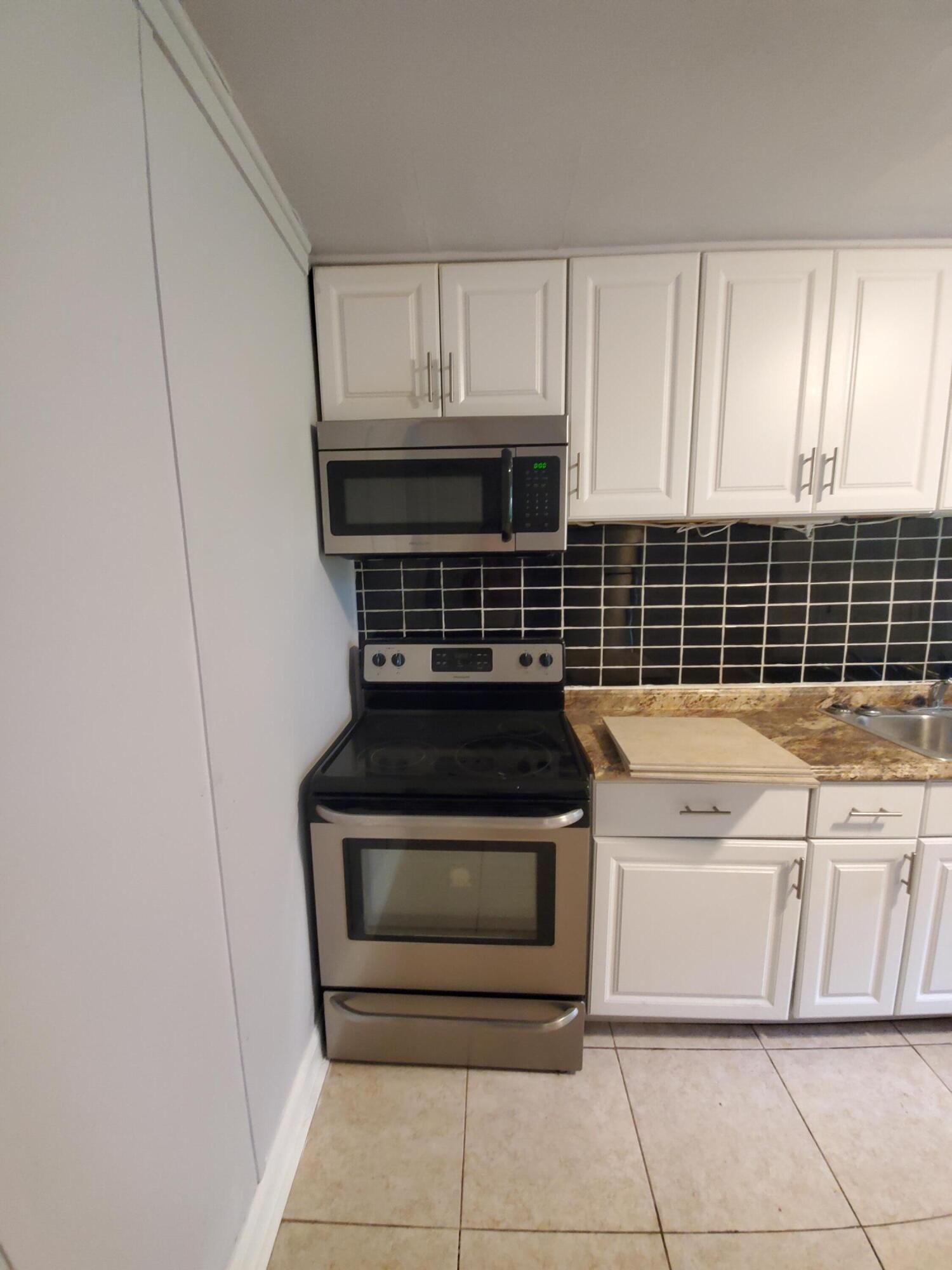124 Jarrett Lane Oak Ridge, TN 37830 - Photo 5 of 24 20210816_174903