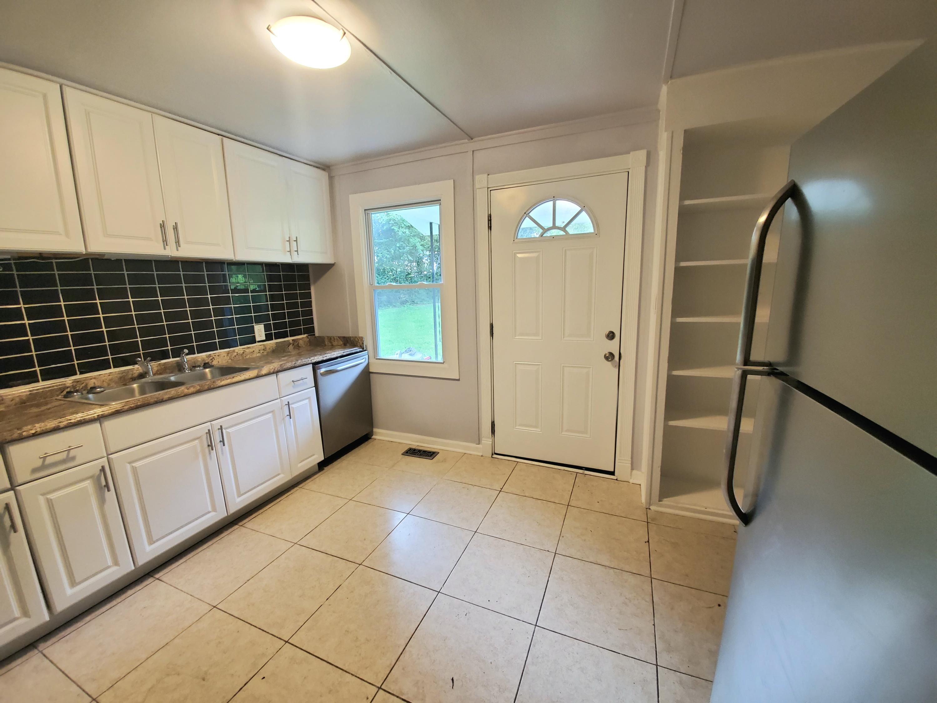 124 Jarrett Lane Oak Ridge, TN 37830 - Photo 6 of 24 20210816_174857