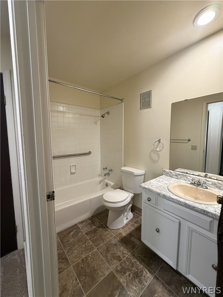 4547 Chestnut Ridge Road, Unit 208B Amherst, NY 14228 - Photo 6 of 7
