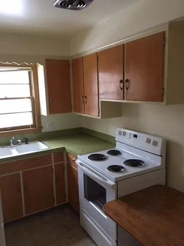 $1,285 | 925 Haywood Drive, Madison, WI 53715