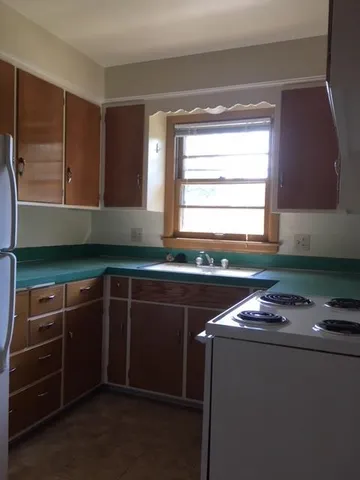 $1,285 | 925 Haywood Drive, Madison, WI 53715