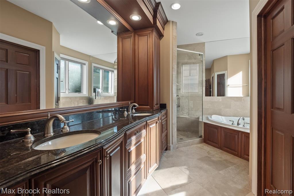 4764 Dow Ridge Road West Bloomfield, MI 48324 - Photo 35 of 97