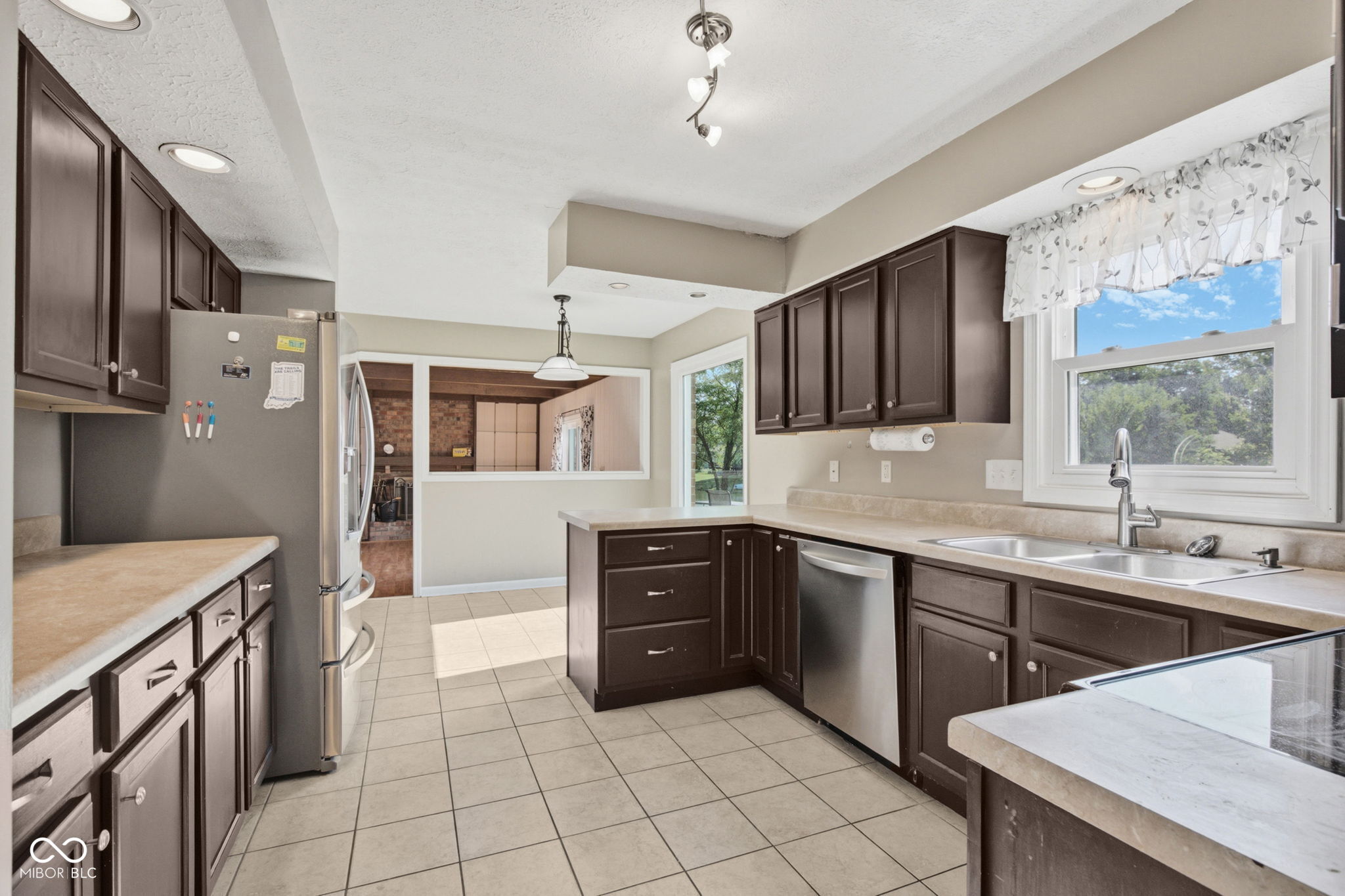 7957 Castle Lake Road Indianapolis, IN 46256 - Photo 11 of 53