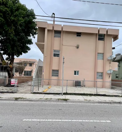 $1,950 | 1787 Southwest 7th Street, Unit 7, Miami, FL 33135