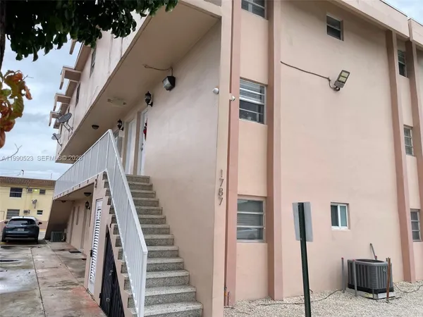 $1,950 | 1787 Southwest 7th Street, Unit 7, Miami, FL 33135