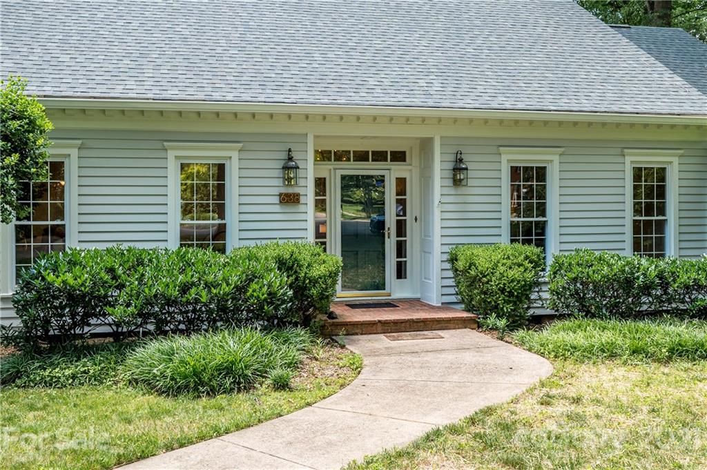638 Robmont Road Charlotte, NC 28270 - Photo 2 of 36 Gallery Image 2