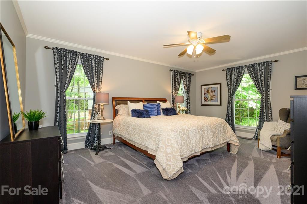 638 Robmont Road Charlotte, NC 28270 - Photo 23 of 36 Gallery Image 23