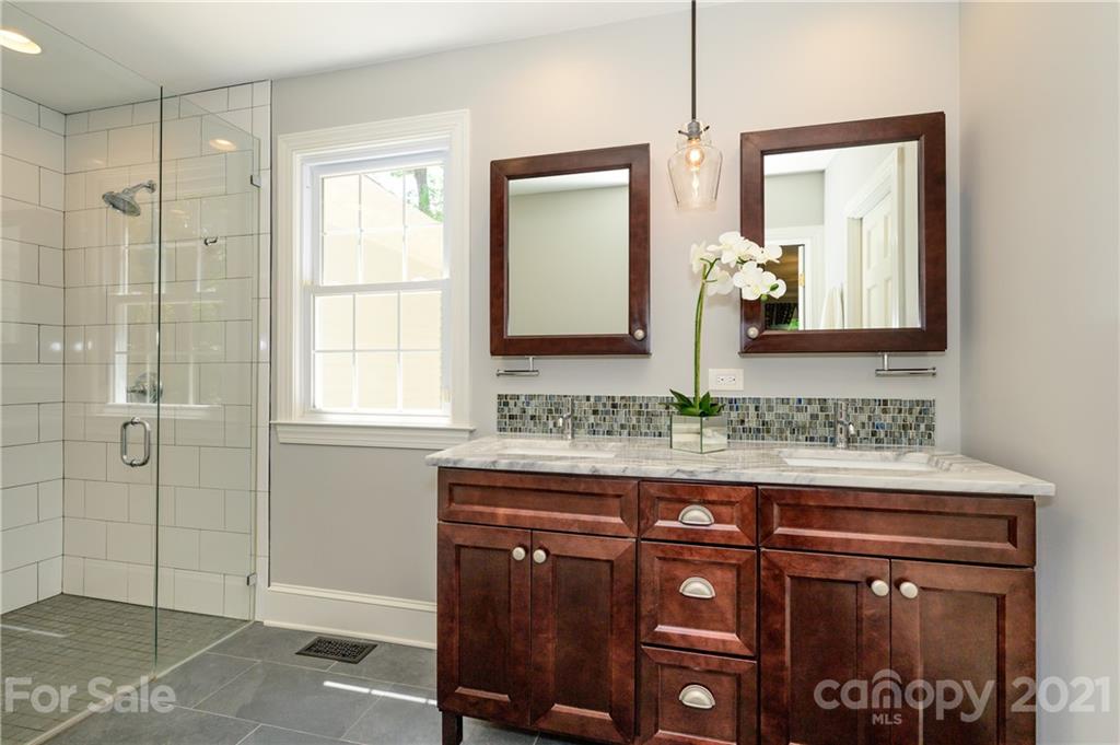 638 Robmont Road Charlotte, NC 28270 - Photo 25 of 36 Gallery Image 25