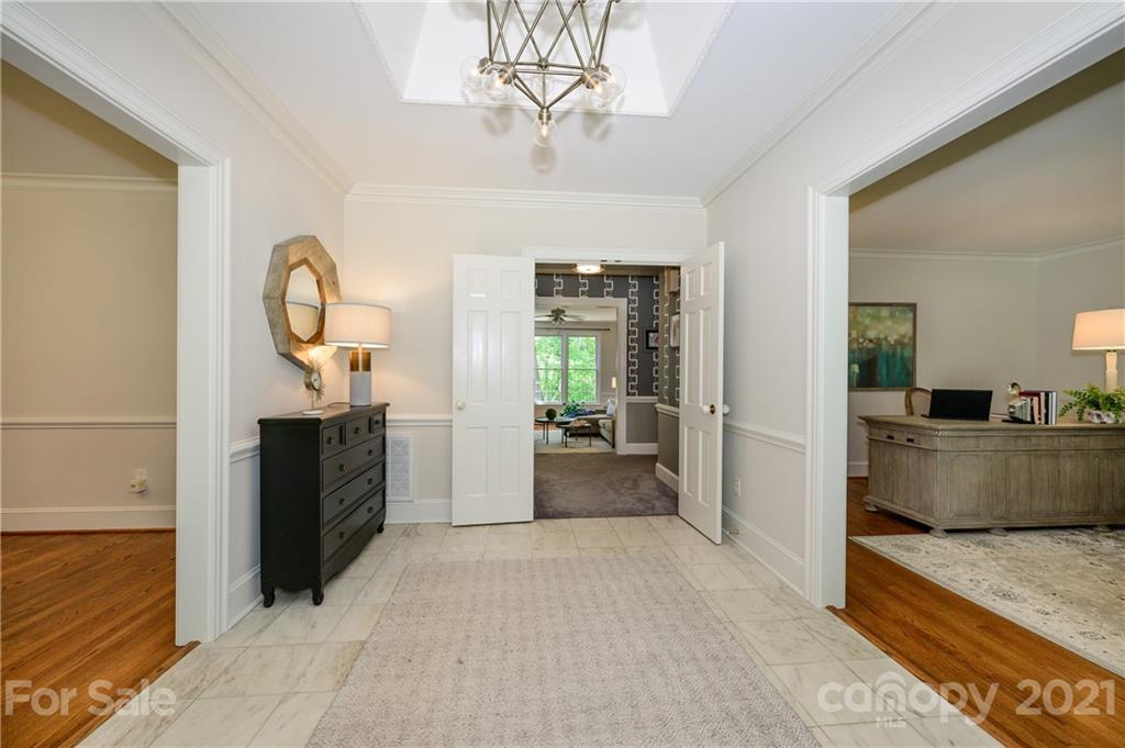 638 Robmont Road Charlotte, NC 28270 - Photo 4 of 36 Gallery Image 4