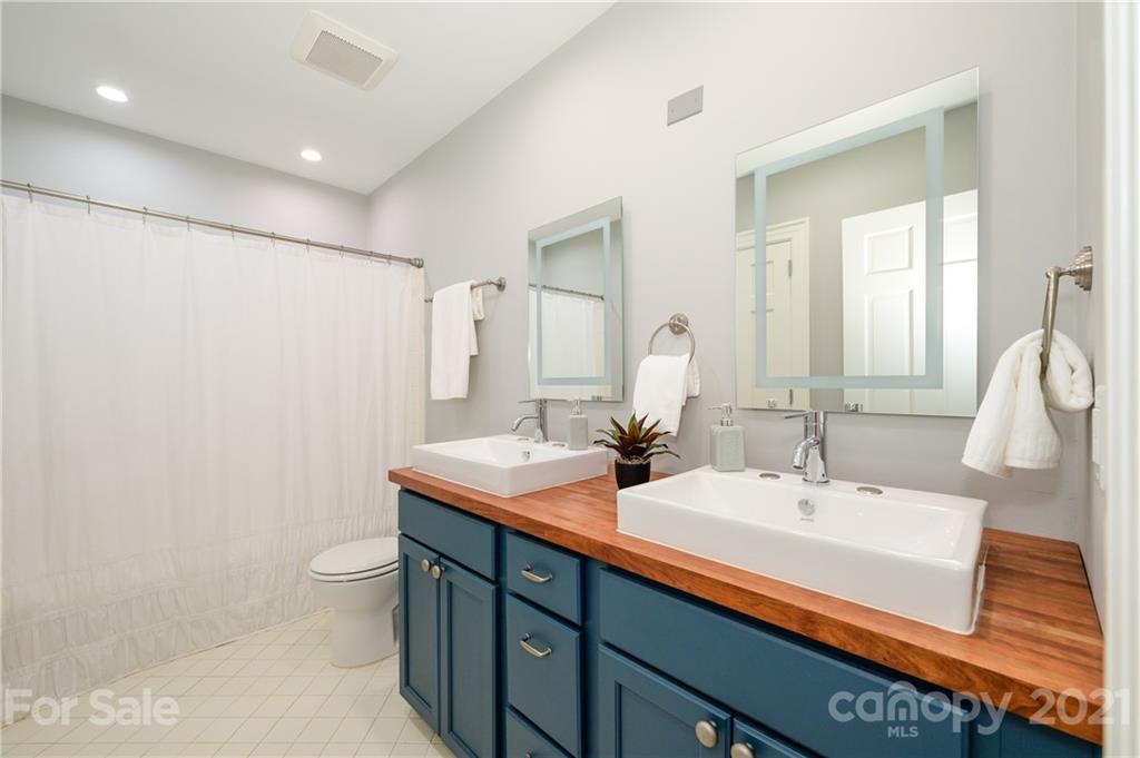 638 Robmont Road Charlotte, NC 28270 - Photo 32 of 36 Gallery Image 32