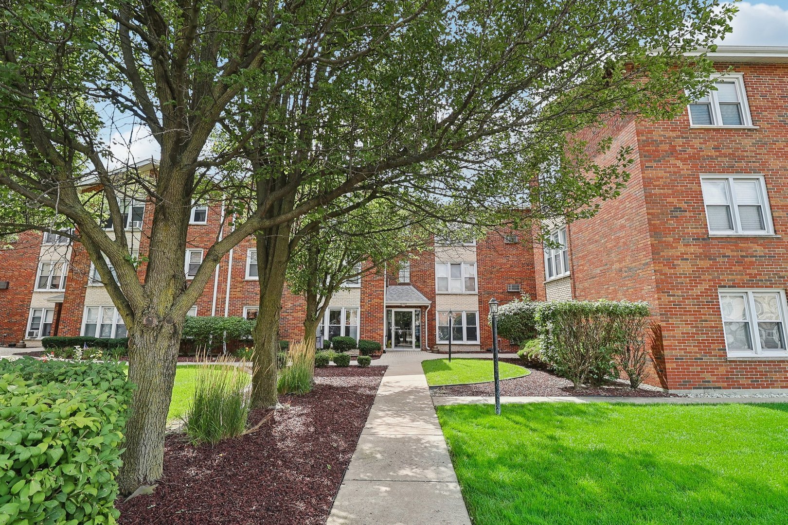 10805 South Pulaski Road, Unit 4 Chicago, IL 60655 - Photo 1 of 16