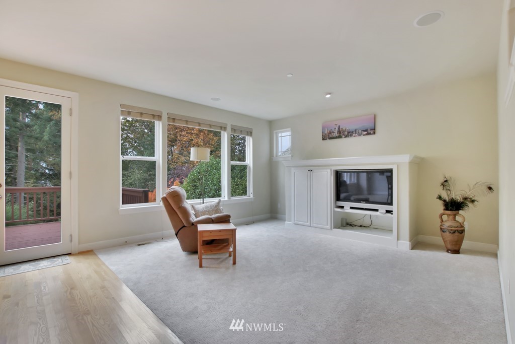 4701 Smithers Avenue South Renton, WA 98055 - Photo 9 of 24 Gallery Image 9