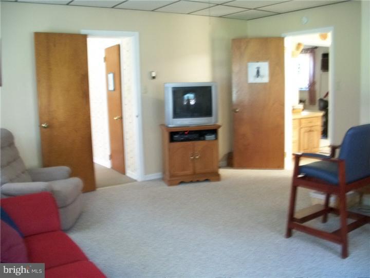 42 Braeburn Road Havertown, PA 19083 - Photo 11 of 19 Family Room