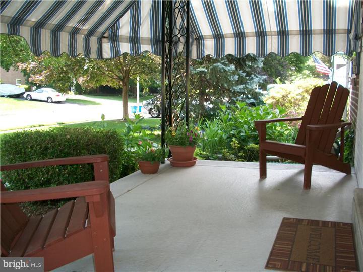 42 Braeburn Road Havertown, PA 19083 - Photo 3 of 19 Porch