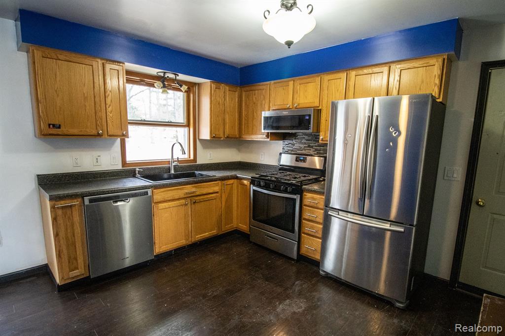 1819 East Burt Road Burt, MI 48417 - Photo 6 of 23