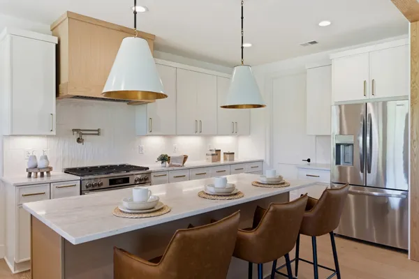 $889,900 | 2176 Hogan Road, Burns, TN 37029