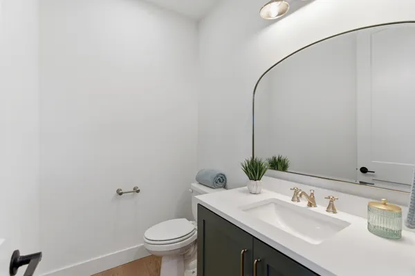 $889,900 | 2176 Hogan Road, Burns, TN 37029