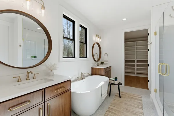 $889,900 | 2176 Hogan Road, Burns, TN 37029