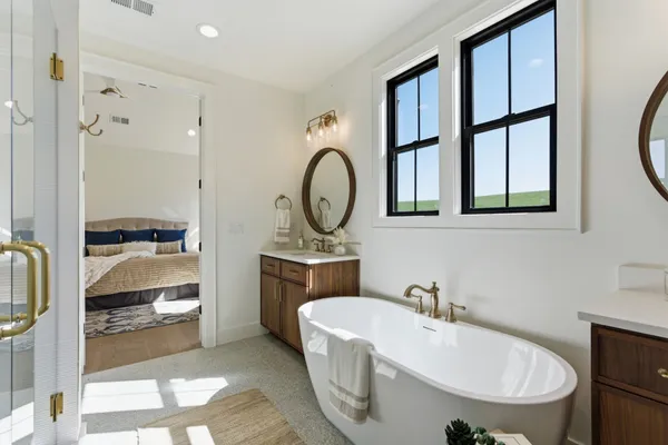 $889,900 | 2176 Hogan Road, Burns, TN 37029