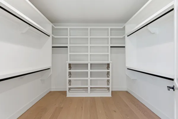 $889,900 | 2176 Hogan Road, Burns, TN 37029