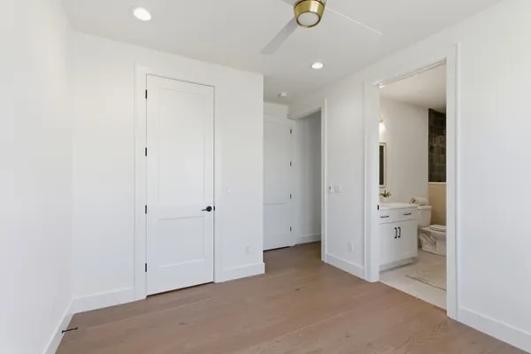 $889,900 | 2176 Hogan Road, Burns, TN 37029