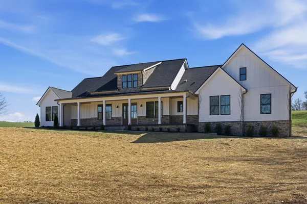 $889,900 | 2176 Hogan Road, Burns, TN 37029