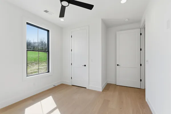 $889,900 | 2176 Hogan Road, Burns, TN 37029