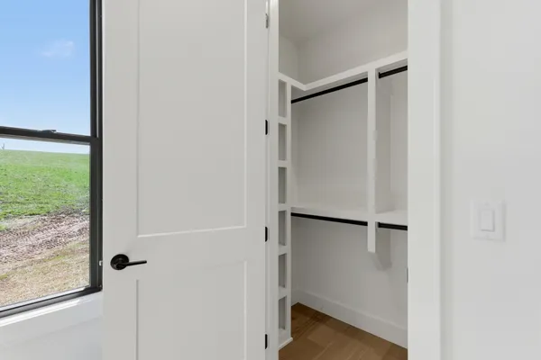 $889,900 | 2176 Hogan Road, Burns, TN 37029