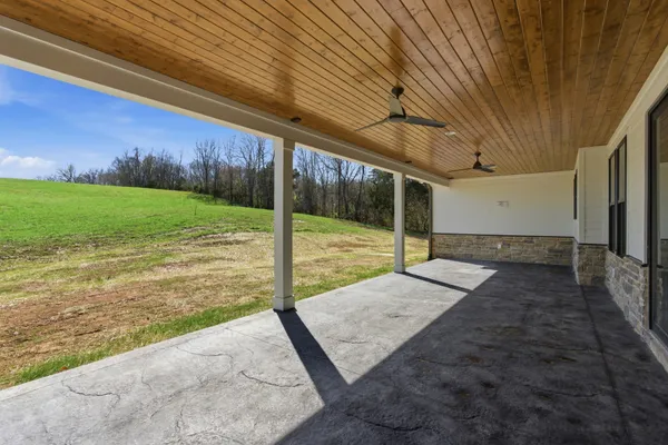 $889,900 | 2176 Hogan Road, Burns, TN 37029