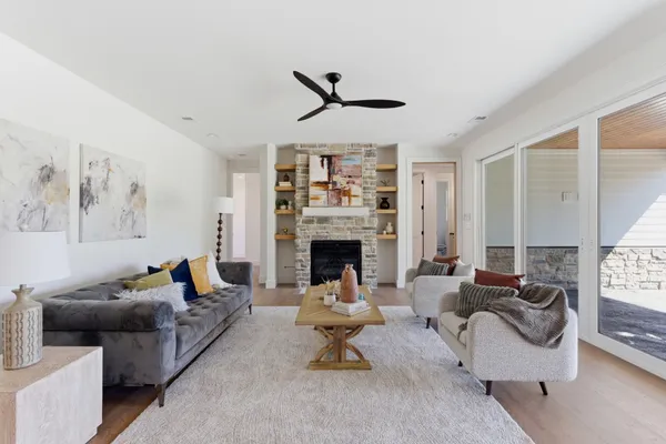 $889,900 | 2176 Hogan Road, Burns, TN 37029